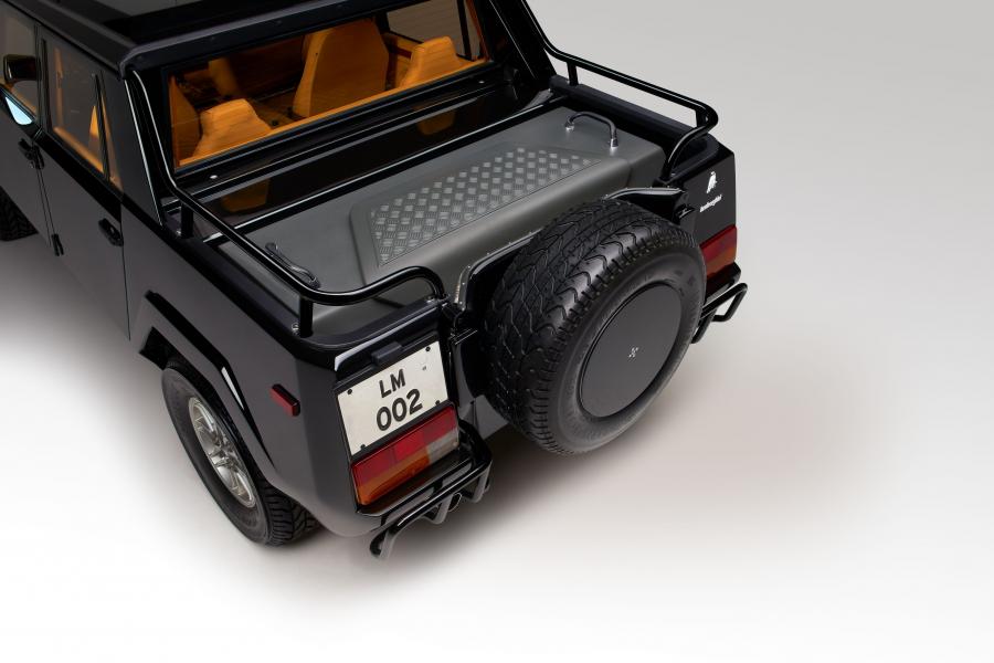 Багажник Lamborghini LM002 1990 года  (NA) (фото 8 из 55)